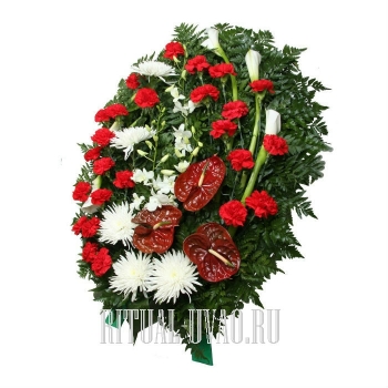 Цветы сплетенные в венок на похороны