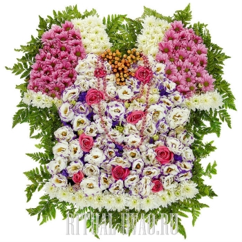 Композиция на могилу ребенку из живых цветов "Платье"