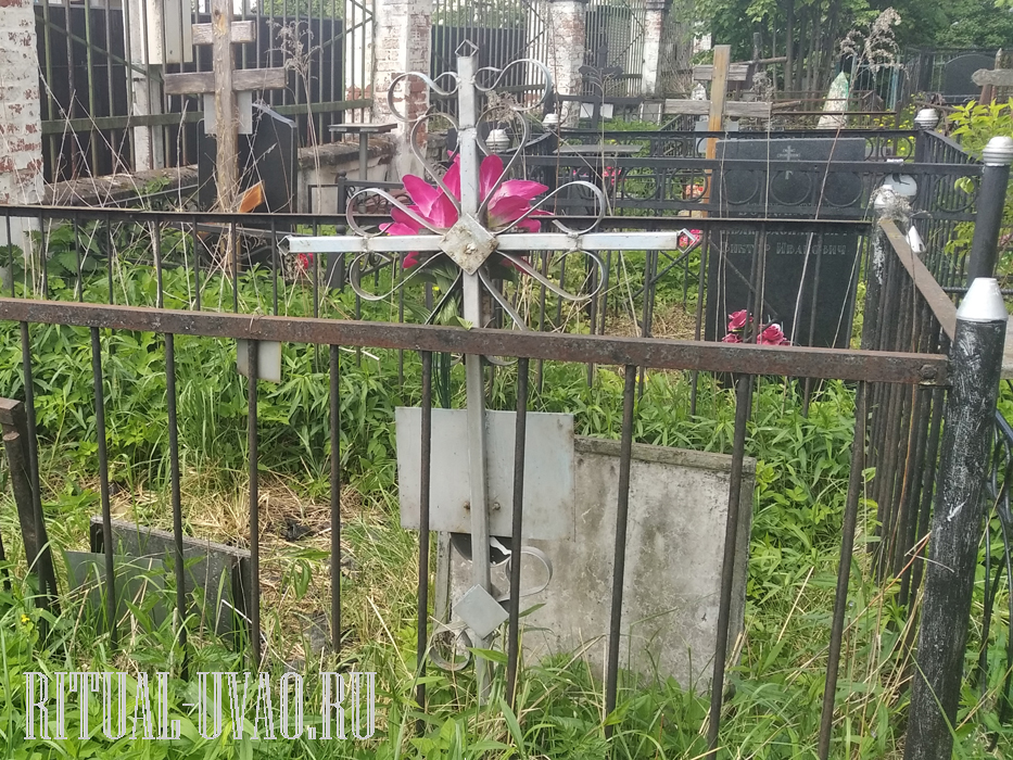 Восстановление могильной ограды - чистка, краска